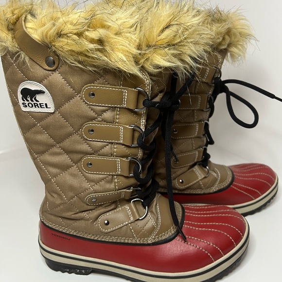 Sorel tall laced up boots waterproof - Picture 1 of 5